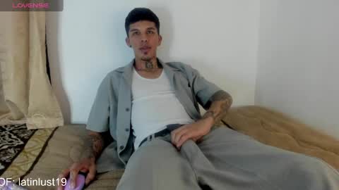 Snapshot of baby_gio chatting on 05/31/26, 04:25 OF GxoXabs online show from 05/31/26, 04:25