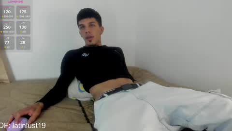 Snapshot of baby_gio chatting on 06/07/26, 12:59 OF GxoXabs online show from 06/07/26, 12:59