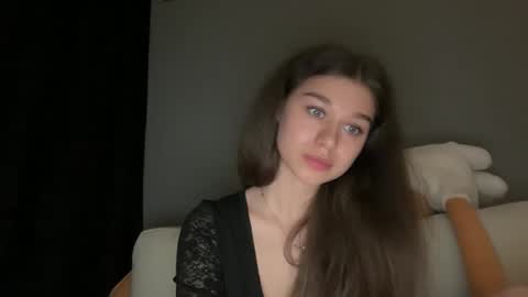 Baby girl nika online show from 04/30/26, 08:57