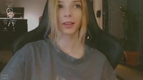 Snapshot of baby_gopn1k chatting on 12/24/24, 05:16 baby gopn1k online show from 12/24/24, 05:16