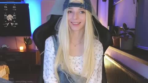 Snapshot of baby_gopn1k chatting on 01/21/25, 05:05 baby gopn1k online show from 01/21/25, 05:05