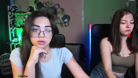 Snapshot of baby_hotte chatting on 11/28/25, 06:49 baby online show from 11/28/25, 06:49