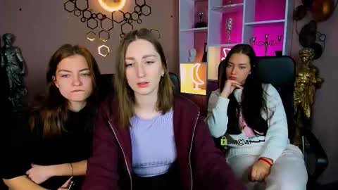 Snapshot of baby_hotte chatting on 12/22/25, 07:05 baby online show from 12/22/25, 07:05