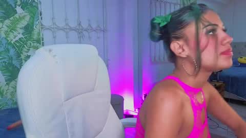 Snapshot of baby_julieta00 chatting on 05/19/26, 04:41 Julieta online show from 05/19/26, 04:41