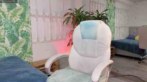 Snapshot of baby_julieta00 chatting on 06/16/26, 12:19 Julieta online show from 06/16/26, 12:19