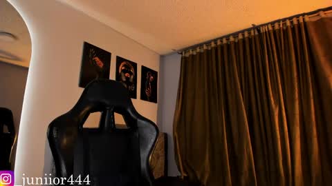 Junior       Independent Model online show from 06/03/26, 02:03