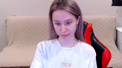 baby_kitte online show from 02/09/25, 05:50