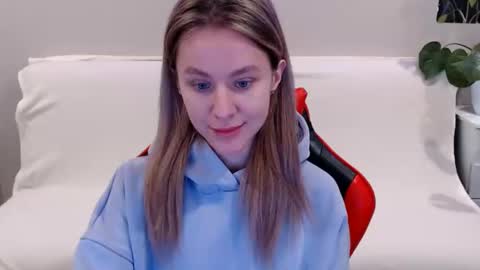 baby_kitte online show from 02/12/25, 06:40