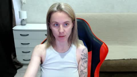 baby_kitte online show from 10/18/25, 09:10