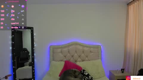 Snapshot of baby_love03 chatting on 02/19/25, 12:44 Dulce Stefa online show from 02/19/25, 12:44