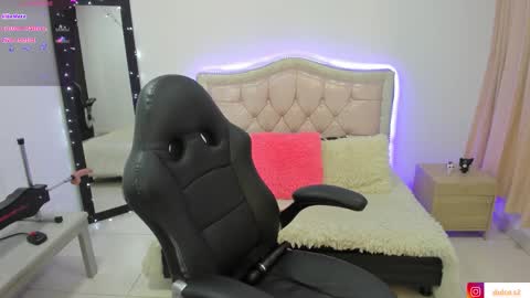 Snapshot of baby_love03 chatting on 12/02/25, 08:19 Dulce Stefa online show from 12/02/25, 08:19