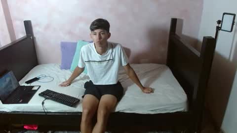 baby_noaht online show from 05/04/26, 12:23