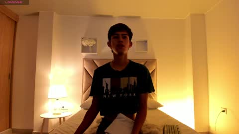 baby_noaht online show from 06/01/26, 01:46