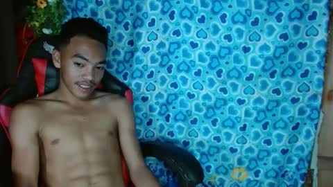 Snapshot of baby_razell chatting on 02/25/25, 03:05 baby_razell online show from 02/25/25, 03:05