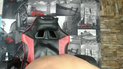 Snapshot of baby_razell chatting on 03/11/25, 04:51 baby_razell online show from 03/11/25, 04:51