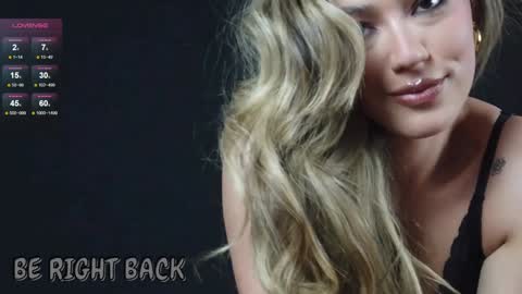 Snapshot of baby_sammyy chatting on 12/19/25, 10:17 Baby Sammyy online show from 12/19/25, 10:17