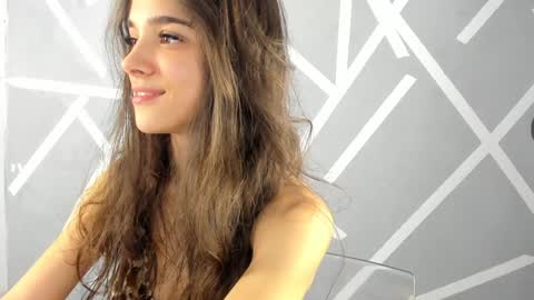 Snapshot of babyaylin chatting on 12/17/24, 11:39 Aylin online show from 12/17/24, 11:39