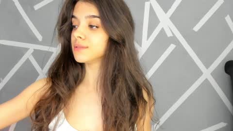 Snapshot of babyaylin chatting on 12/19/24, 06:01 Aylin online show from 12/19/24, 06:01