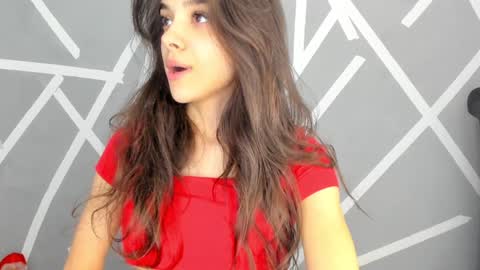 Snapshot of babyaylin chatting on 12/21/24, 05:47 Aylin online show from 12/21/24, 05:47