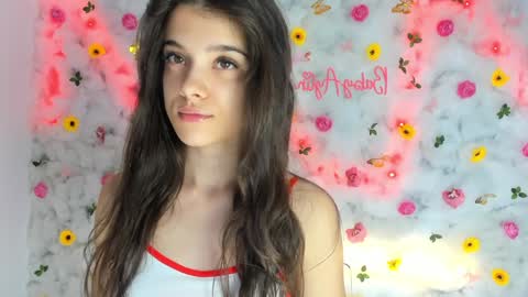 Snapshot of babyaylin chatting on 01/18/25, 06:13 Aylin online show from 01/18/25, 06:13