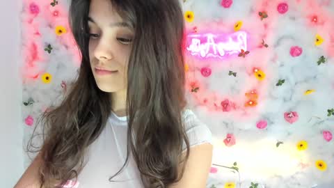 Snapshot of babyaylin chatting on 01/21/25, 08:41 Aylin online show from 01/21/25, 08:41