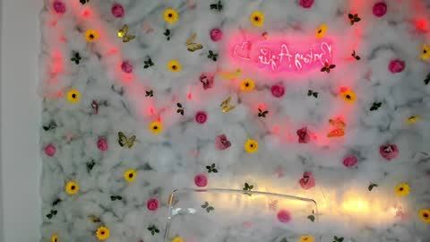 Snapshot of babyaylin chatting on 01/21/25, 11:46 Aylin online show from 01/21/25, 11:46