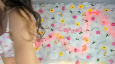 Snapshot of babyaylin chatting on 01/31/25, 10:31 Aylin online show from 01/31/25, 10:31