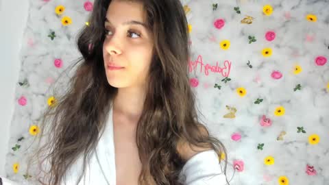 Snapshot of babyaylin chatting on 02/26/25, 07:42 Aylin online show from 02/26/25, 07:42