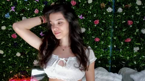 Snapshot of babyaylin chatting on 09/19/25, 05:09 Aylin online show from 09/19/25, 05:09