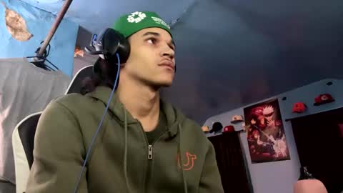 Snapshot of babyd0103 chatting on 12/05/24, 07:27 babyD online show from 12/05/24, 07:27