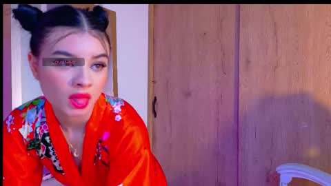 mia online show from 12/04/25, 06:38