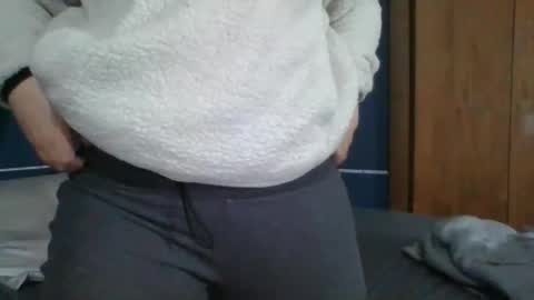 Snapshot of babyelle0 chatting on 12/04/24, 02:53 Your Highness Elle online show from 12/04/24, 02:53