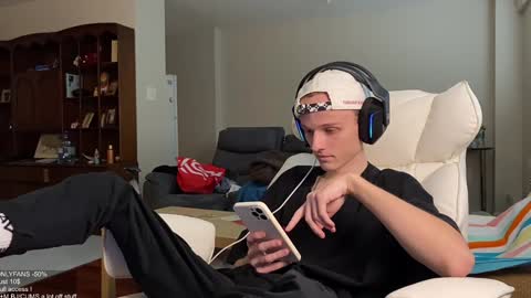Big cock boy online show from 12/07/24, 04:47