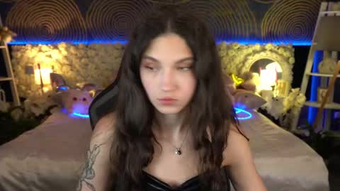 Snapshot of babyflowerr chatting on 05/25/26, 06:58 Sasha online show from 05/25/26, 06:58