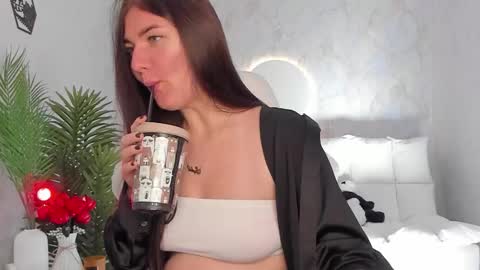 Snapshot of babyisperfect chatting on 09/15/25, 03:39 Sophia online show from 09/15/25, 03:39