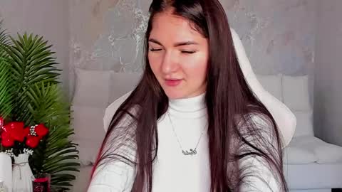 Snapshot of babyisperfect chatting on 10/31/25, 05:08 Sophia online show from 10/31/25, 05:08