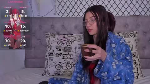Snapshot of babylissie chatting on 01/20/25, 12:39 babylissie online show from 01/20/25, 12:39