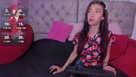 Snapshot of babylissie chatting on 02/08/25, 01:01 babylissie online show from 02/08/25, 01:01