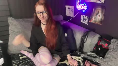 Snapshot of babylon_the_great chatting on 10/29/25, 10:11 babylon_the_great online show from 10/29/25, 10:11