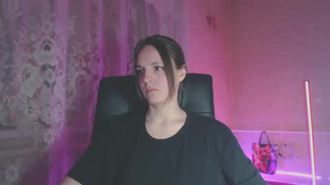 Snapshot of babymuro4ka chatting on 02/17/26, 07:42 Sonya online show from 02/17/26, 07:42