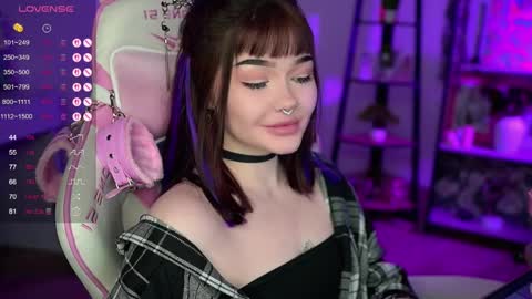 Nika online show from 02/19/25, 11:04