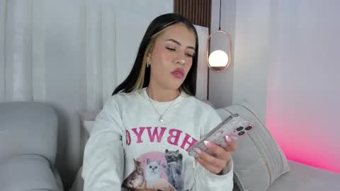 Snapshot of babyyfortune_ chatting on 10/02/25, 01:23 babyyfortune_ online show from 10/02/25, 01:23