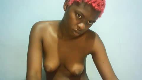 Snapshot of babyzuri chatting on 01/13/26, 12:43 Zuri online show from 01/13/26, 12:43