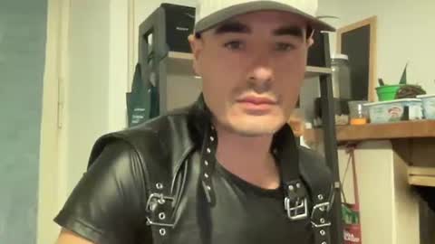 Snapshot of bach77 chatting on 12/16/24, 07:32 bach online show from 12/16/24, 07:32