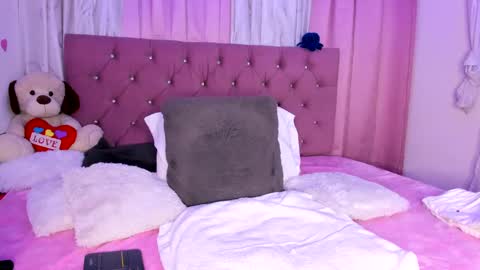 Snapshot of bad_calypso chatting on 01/15/25, 09:13 Thaliana online show from 01/15/25, 09:13