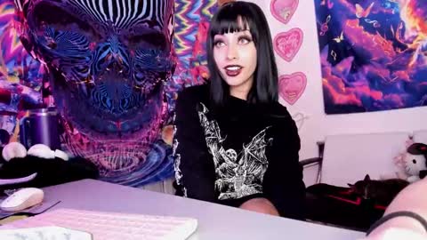 Snapshot of bad_cherry chatting on 01/21/25, 11:34 Bratty Lanita - independent online show from 01/21/25, 11:34