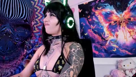 Snapshot of bad_cherry chatting on 02/21/25, 01:00 Bratty Lanita - independent online show from 02/21/25, 01:00