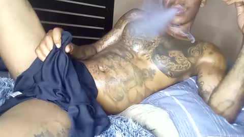 Snapshot of bad_dawgg chatting on 04/12/26, 07:41 rastafaria online show from 04/12/26, 07:41