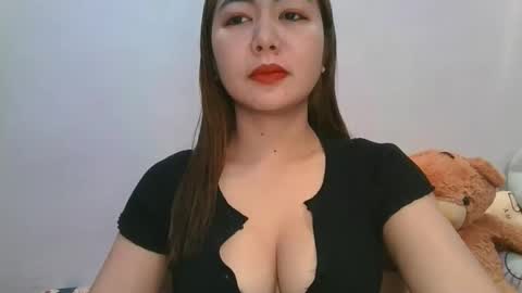 Snapshot of badaxx_tricia chatting on 11/07/25, 11:21 tricia online show from 11/07/25, 11:21