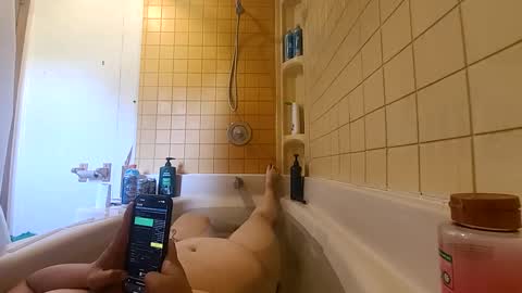 Snapshot of badbaby903795 chatting on 09/14/25, 04:39 badbaby903795 online show from 09/14/25, 04:39